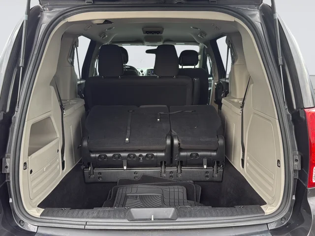 Used 2019 Gray Dodge SE image 31