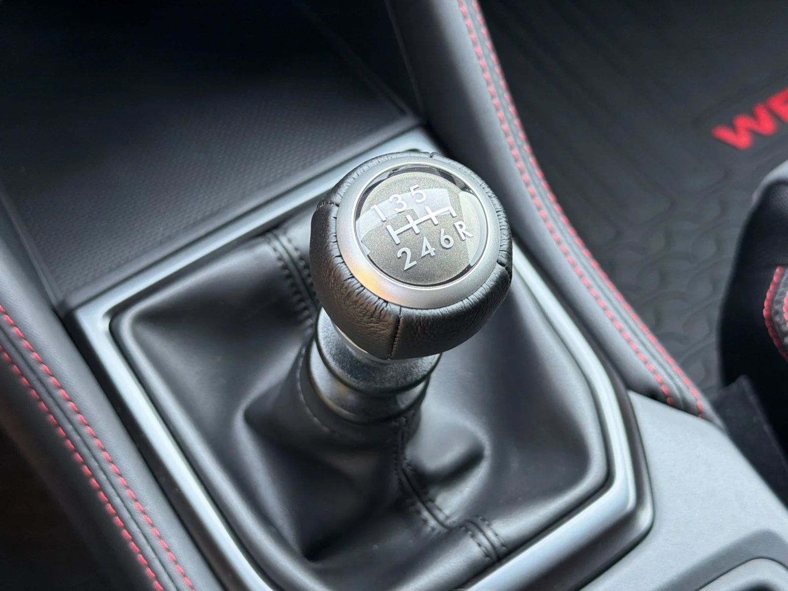 New 2026 CRYSTAL BLACK SILICA Subaru Premium image 20