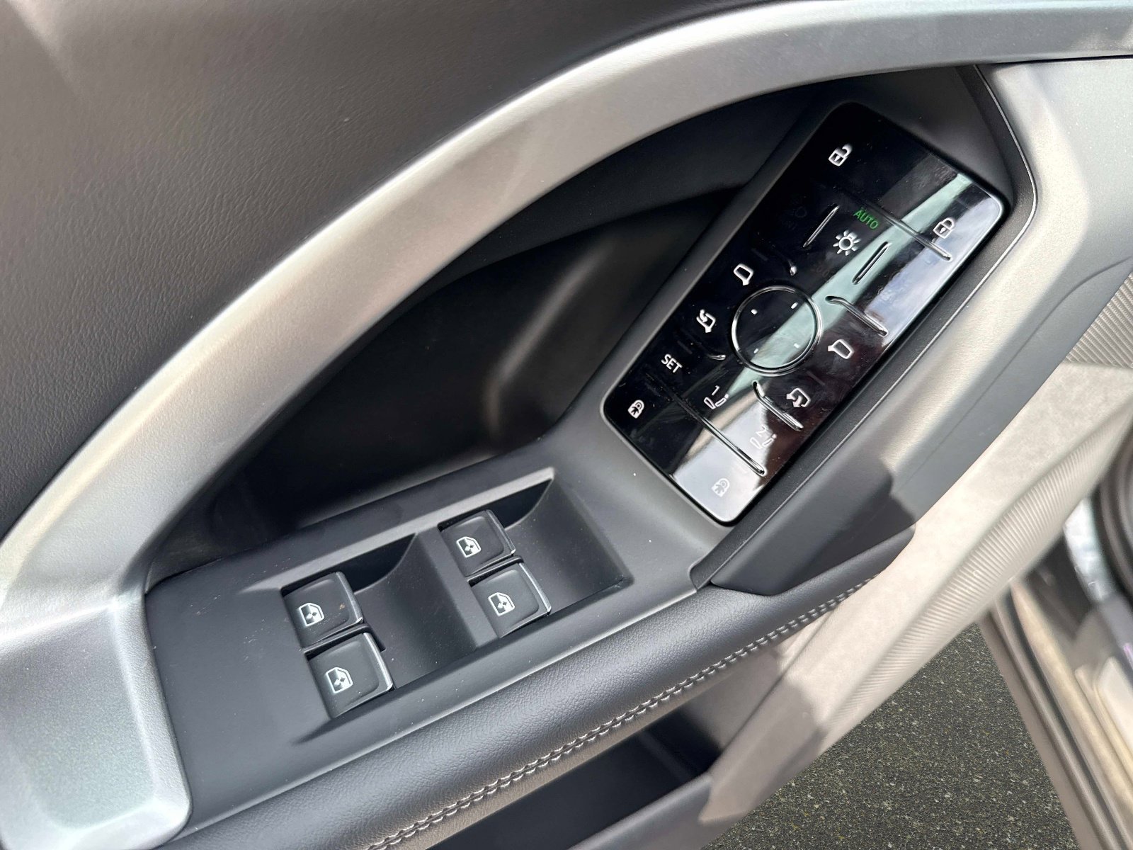 New 2026 Daytona Gray Pearl Effect Audi Premium image 16