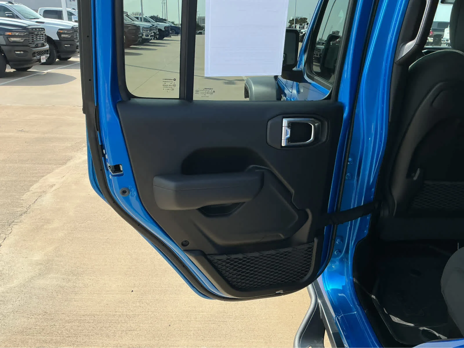 Used 2025 Hydro Blue Pearlcoat Jeep Mojave image 17