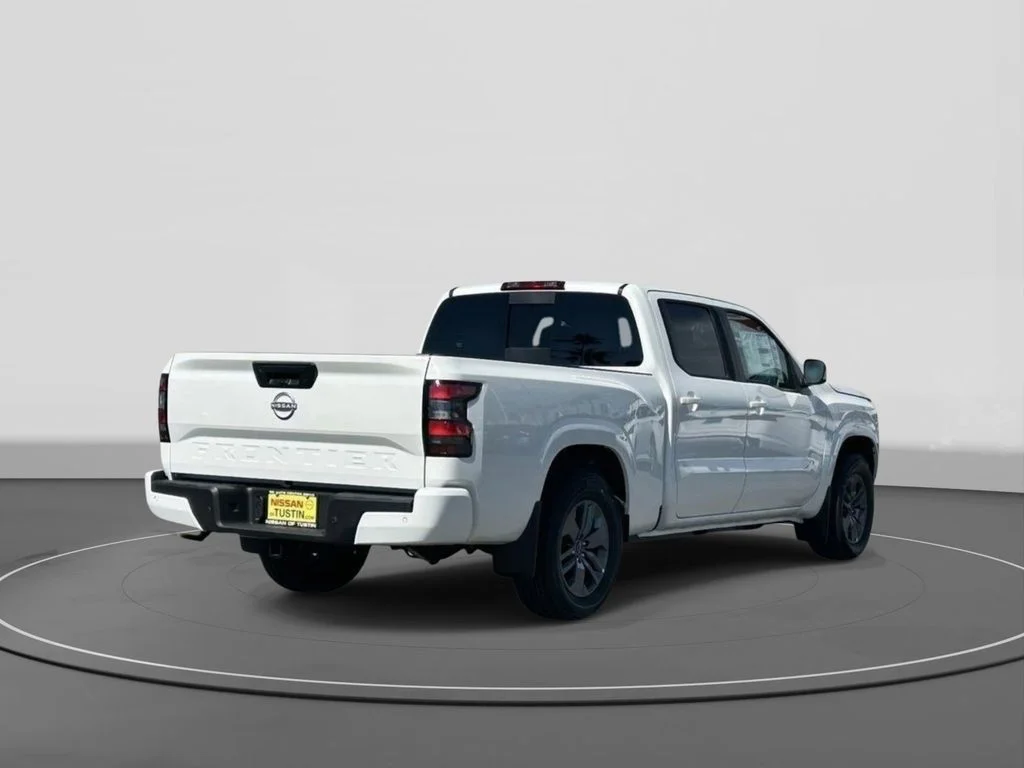 New 2026 Glacier White Nissan SV image 4