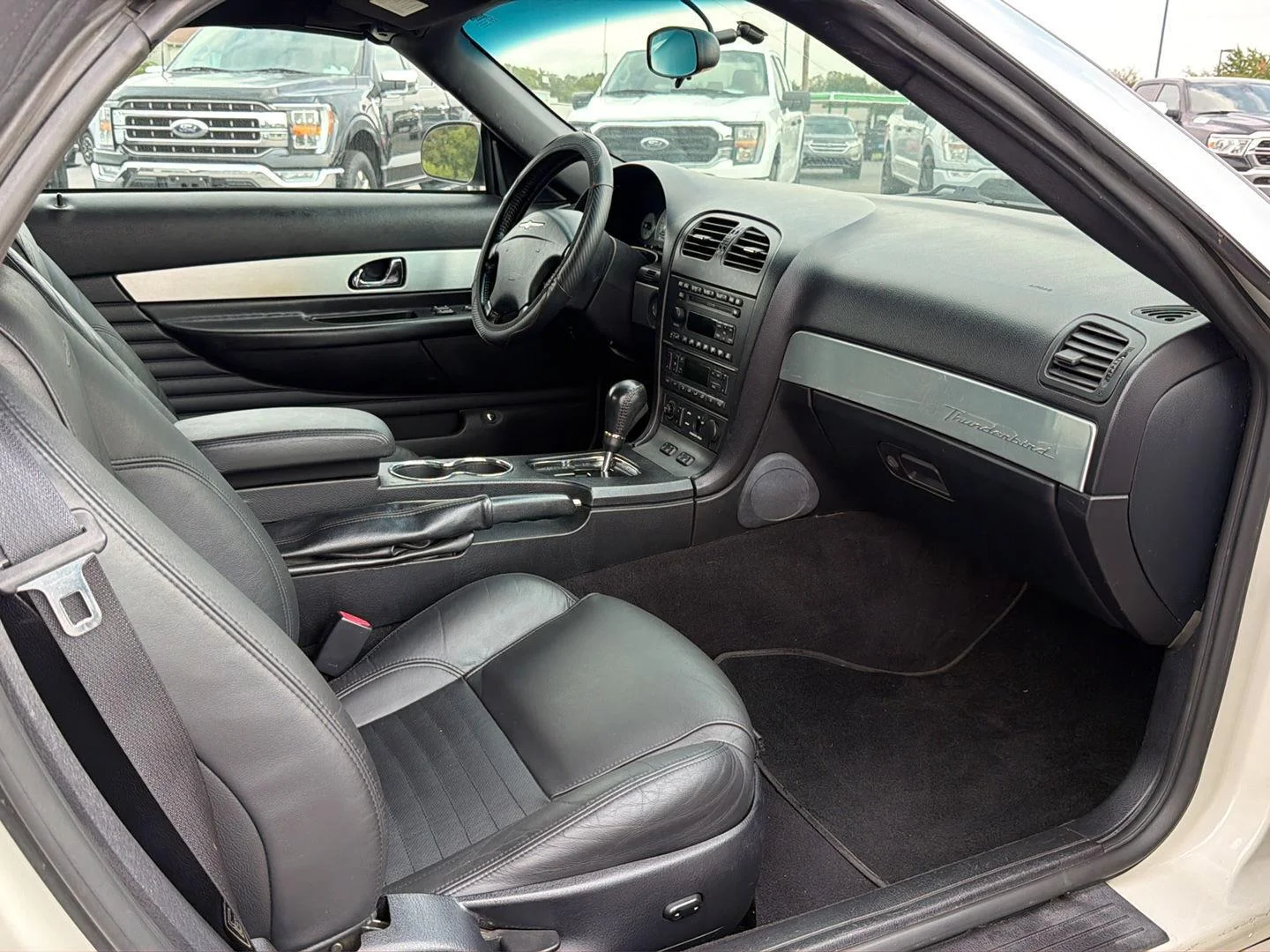 Used 2003 White Ford Premium image 10