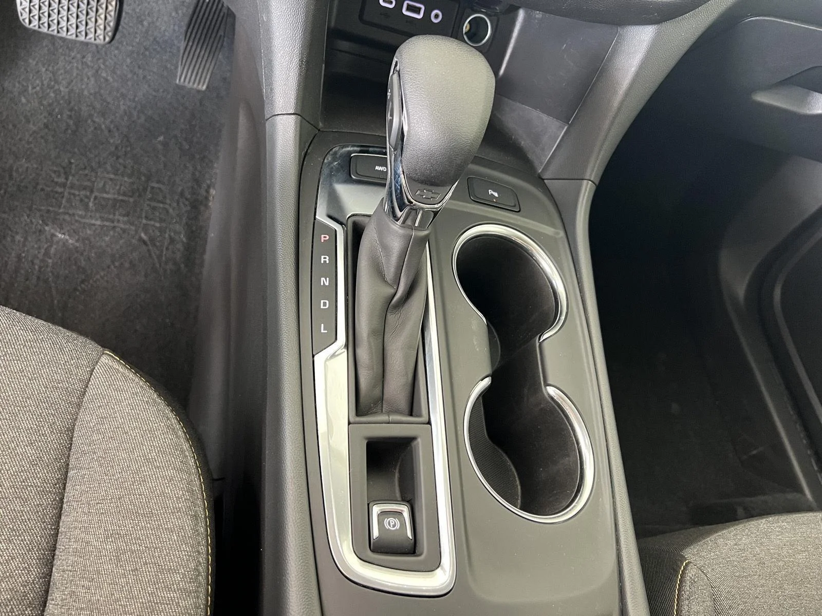 Used 2024 Sterling Gray Metallic Chevrolet LT image 18