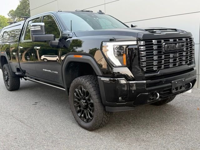 Used 2025 Onyx Black GMC Denali Ultimate image 6