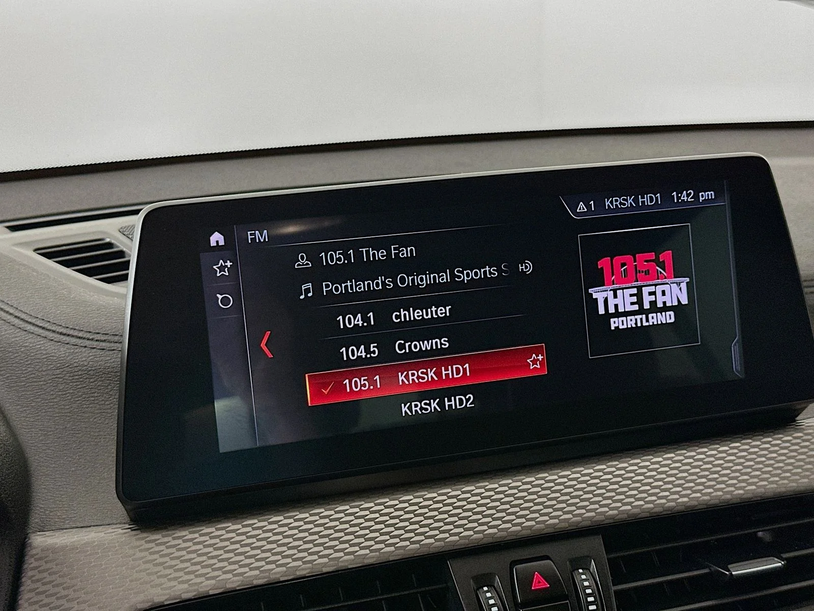 Used 2022 Mineral Grey Metallic BMW M35i image 15
