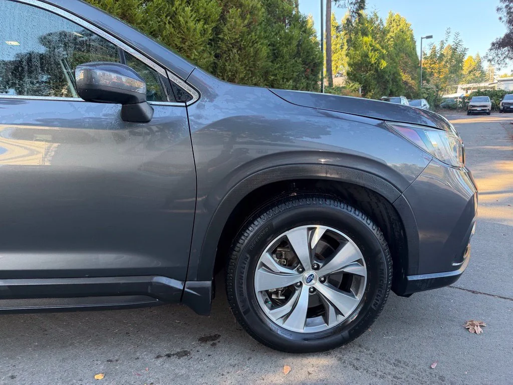 Used 2019 Gray Metallic Subaru Premium image 3