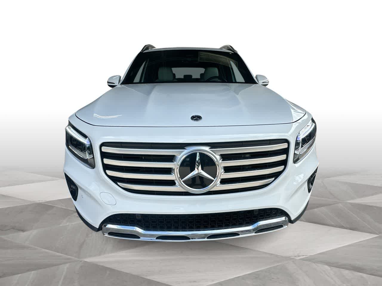 Used 2025 Polar White Mercedes-Benz GLB 250 image 3