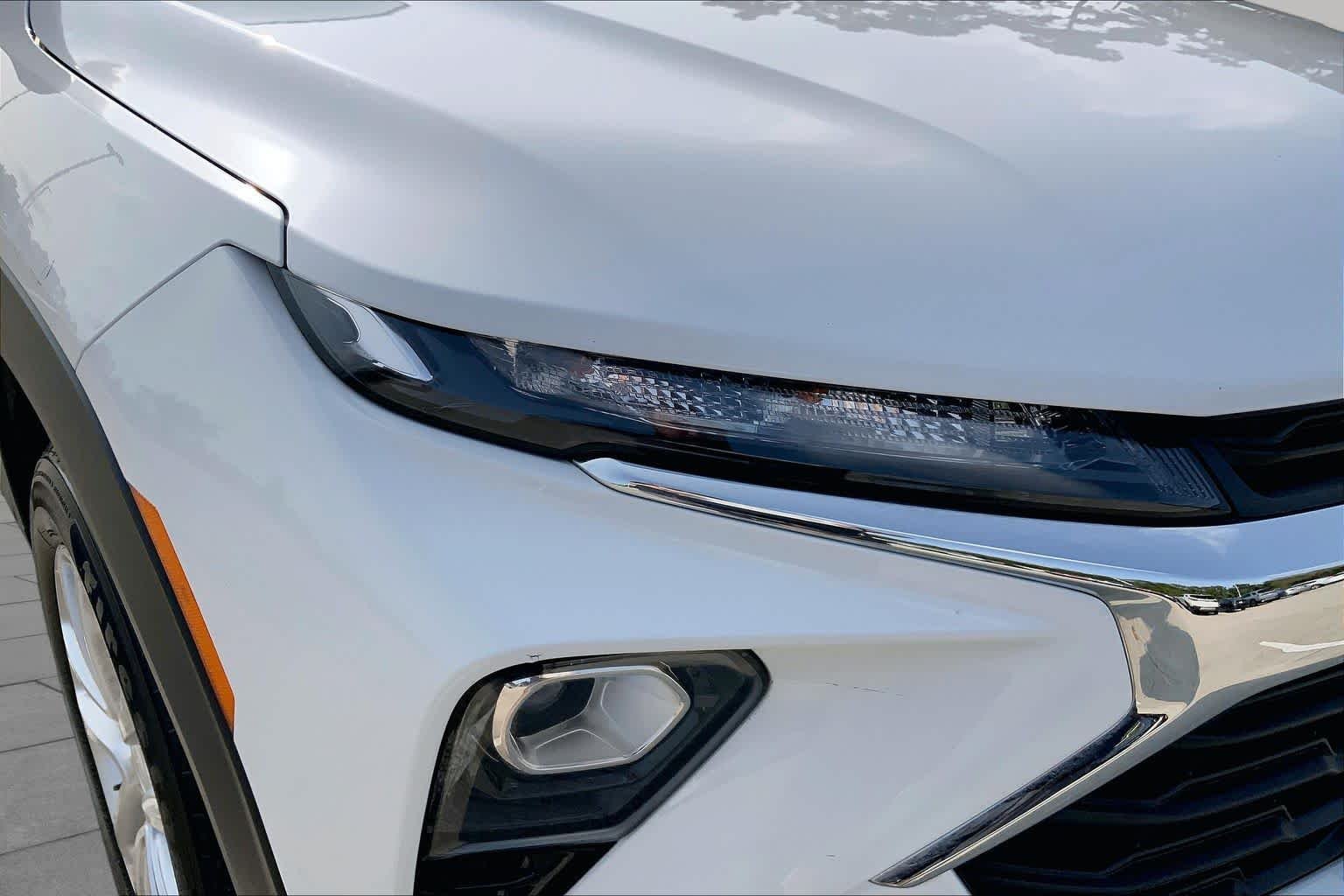 Used 2024 Summit White Chevrolet LS image 27