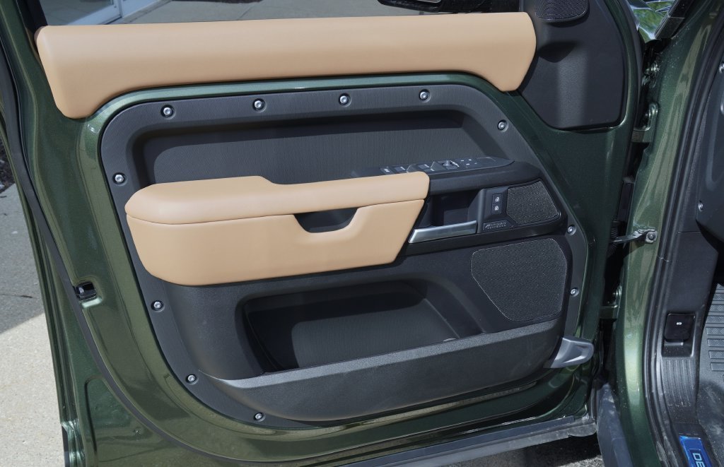 New 2026 Woolstone Green Land Rover X image 9