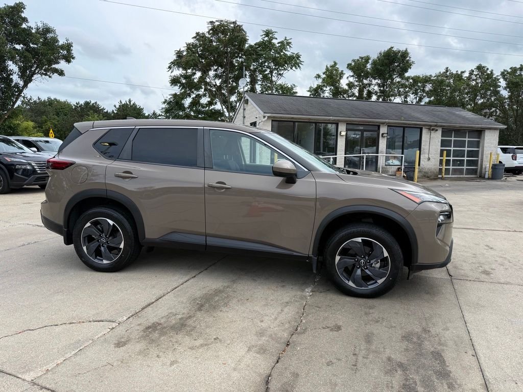 Used 2024 Beige/tan Nissan SV image 4