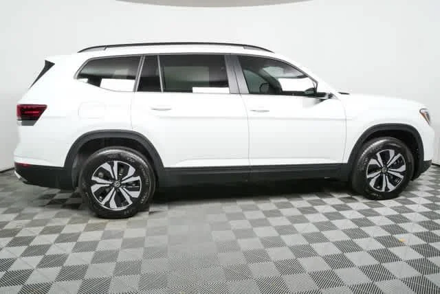 New 2026 Opal White Pearl Volkswagen 2.0T SE image 2