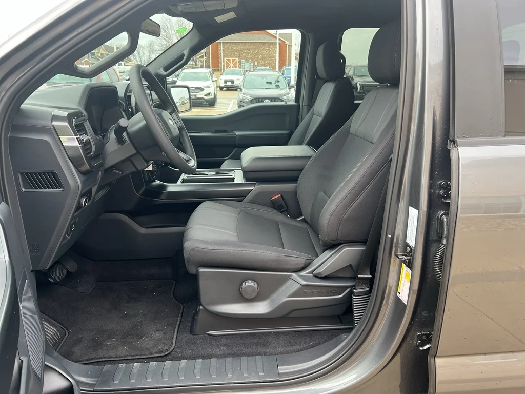 New 2026 Carbonized Gray Metallic Ford Lobo image 13