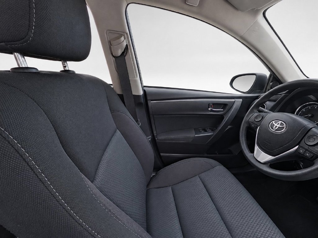 Used 2017 Silver Toyota LE image 10