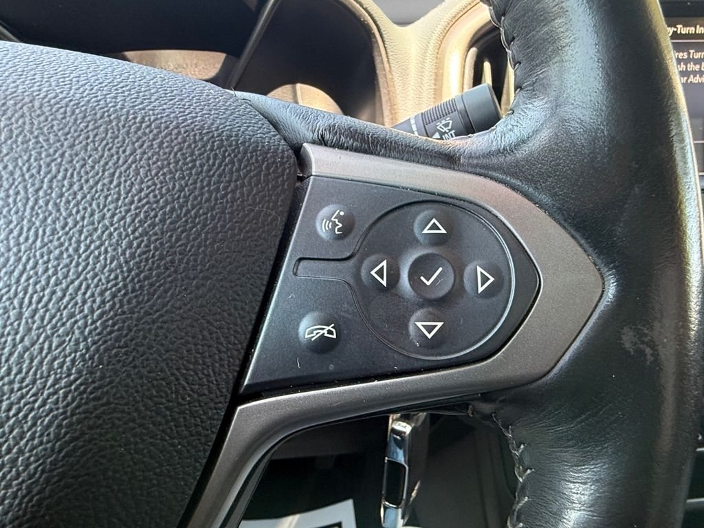 Used 2022 White Chevrolet Z71 image 26