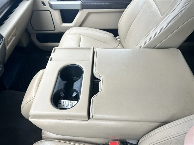 Used 2020 Red FORD LARIAT image 32