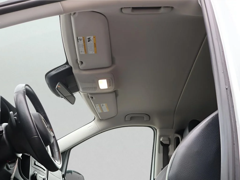 Used 2023  Mercedes-Benz Passenger image 36