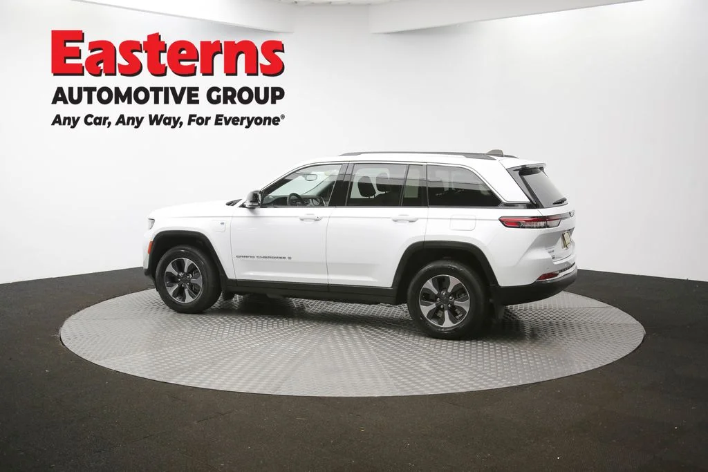Used 2022 White Jeep 4xe image 57