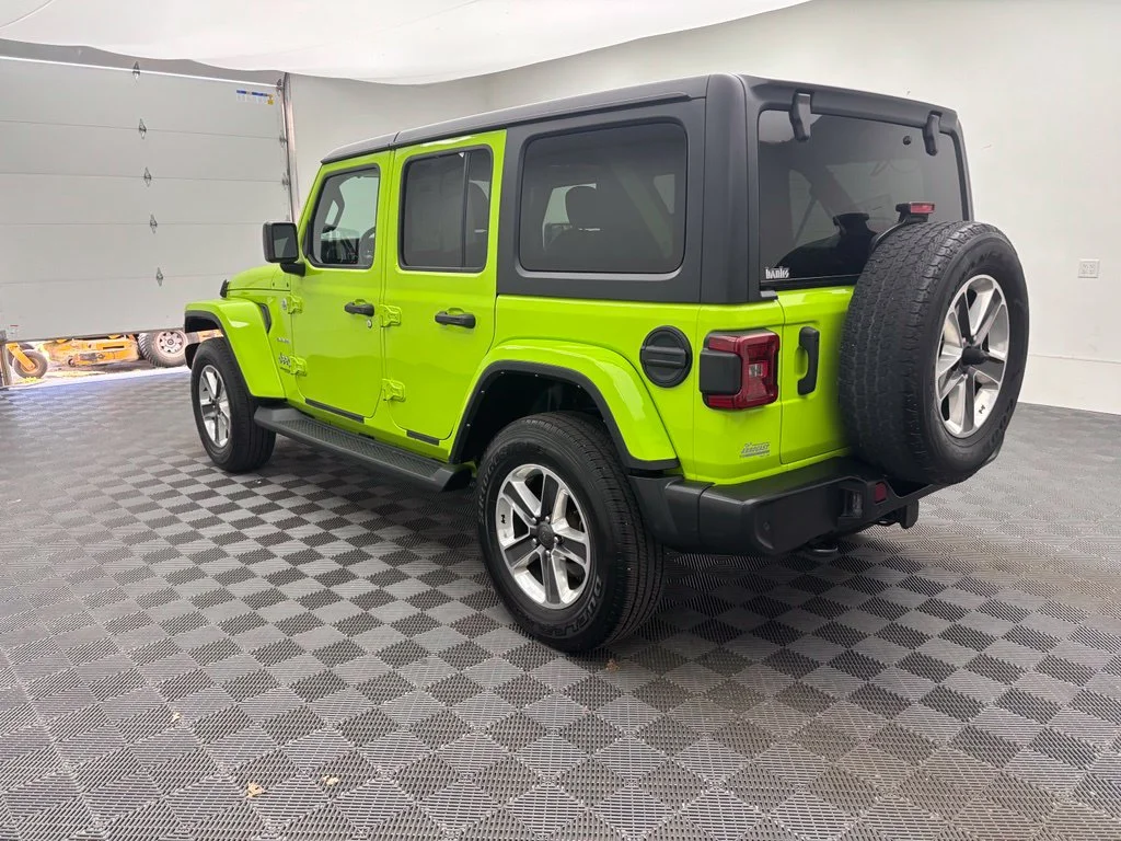 Used 2021 Green Jeep Unlimited Sahara image 11