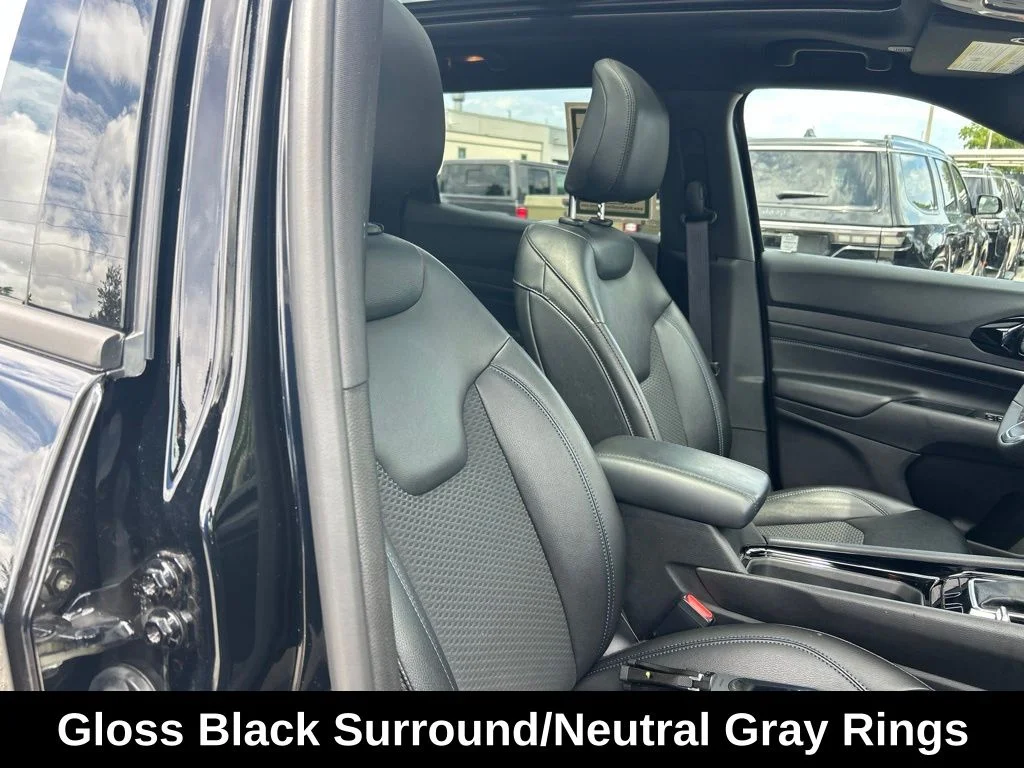 Certified Used 2025 Black Jeep Latitude image 22