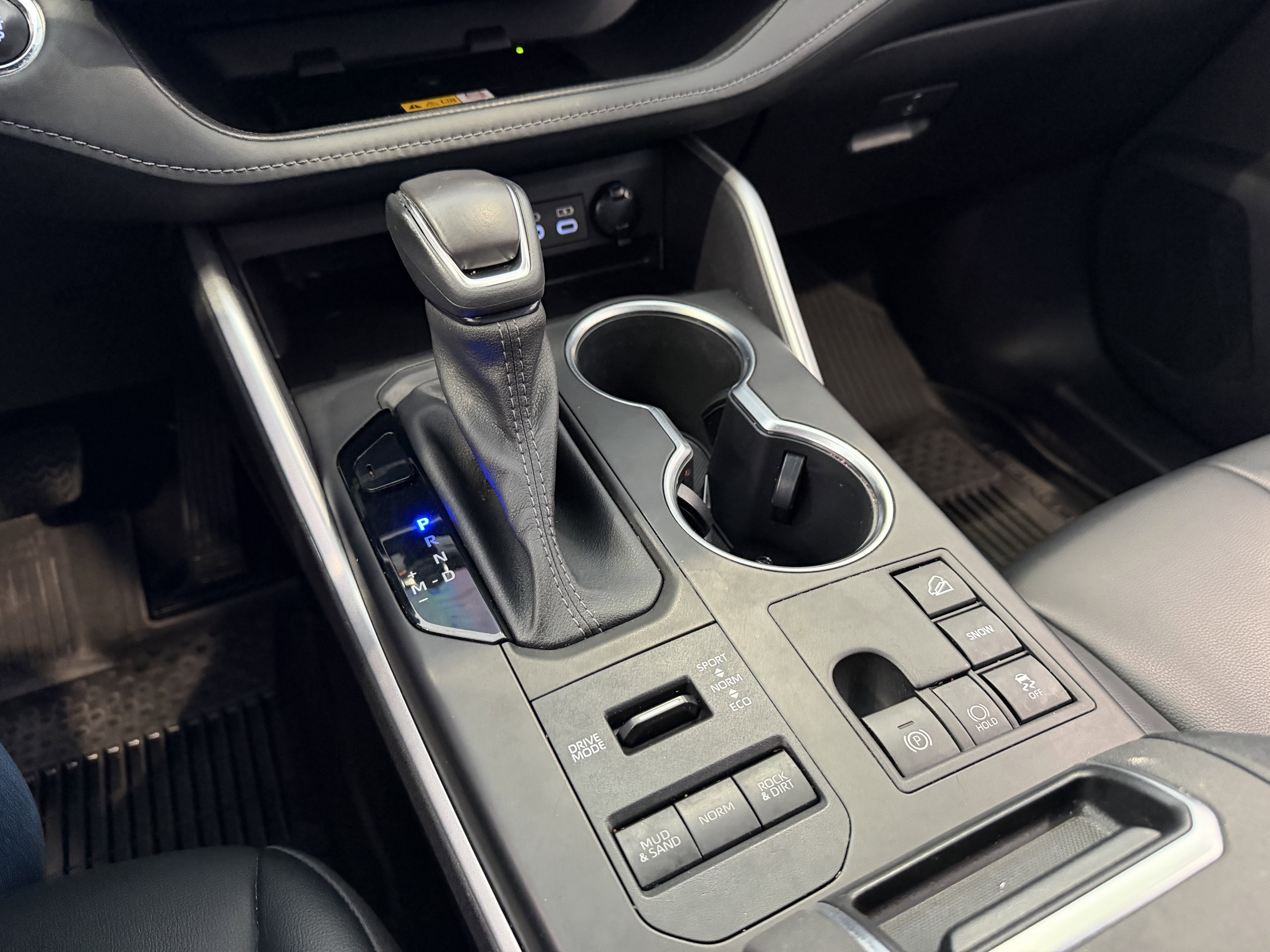 2023 Toyota Highlander XLE - Photo 24