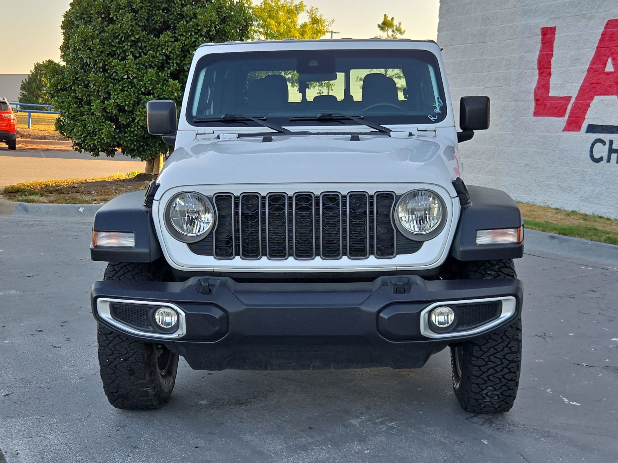 Used 2025 Jeep Gladiator Sport S with VIN 1C6PJTAG8SL509450 for sale in Little Rock