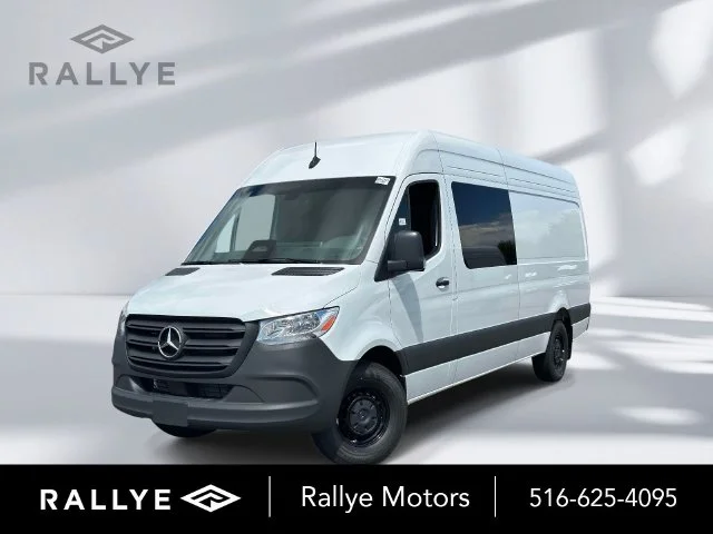 New 2026  Mercedes-Benz Crew 170 WB image 1