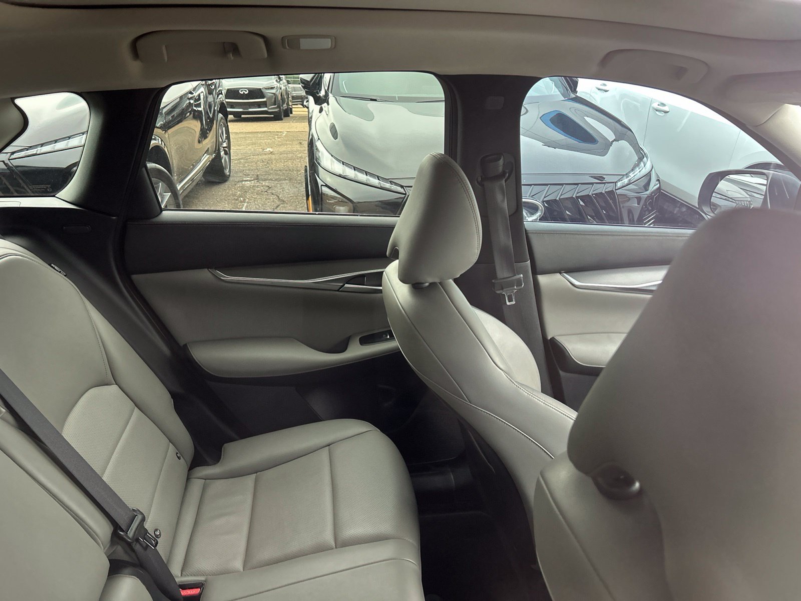 Used 2023 Gray INFINITI LUXE image 17