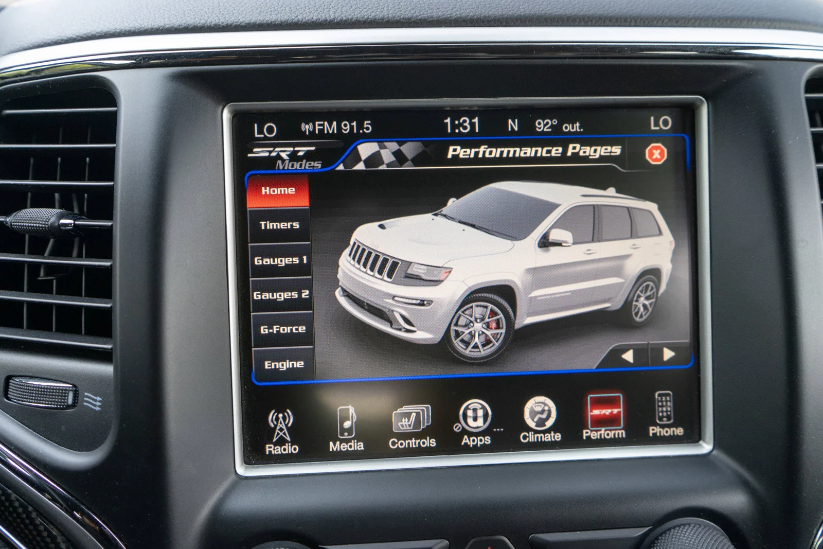 Used 2016 Granite Crystal Metallic Clearcoat Jeep SRT image 19