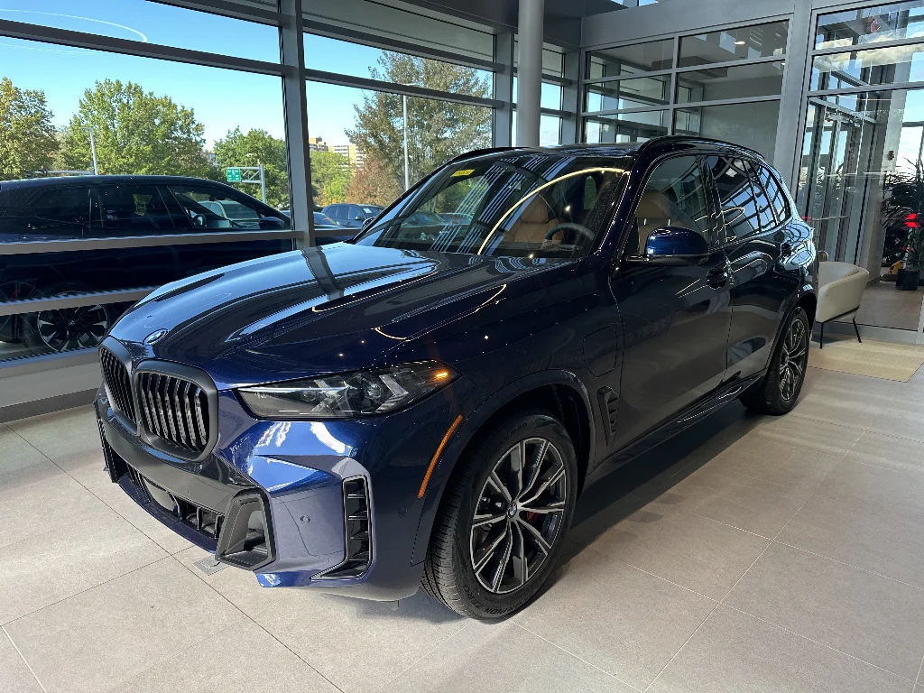 New 2026 Tanzanite Blue II Metallic BMW xDrive50e image 3