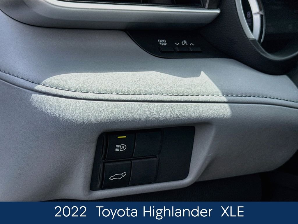 Used 2022 Silver Toyota XLE image 23