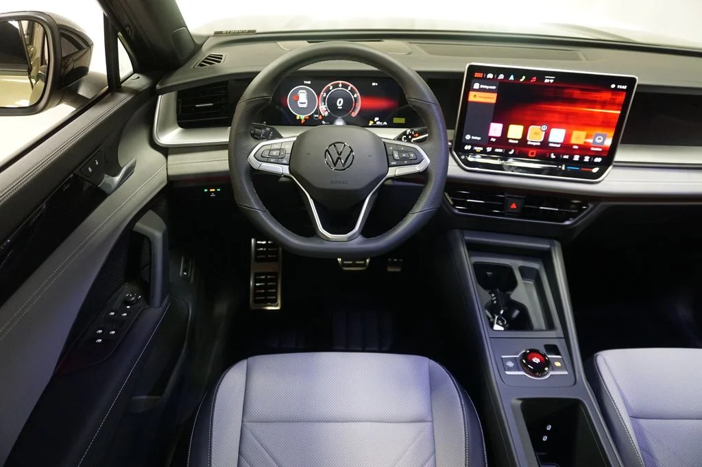 New 2026 Avocado Green w/Deep Black Roof Volkswagen 2.0T SE R-Line Black image 12