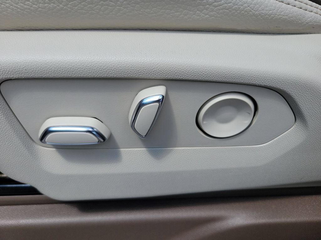 Used 2022 Summit White GMC Denali image 20