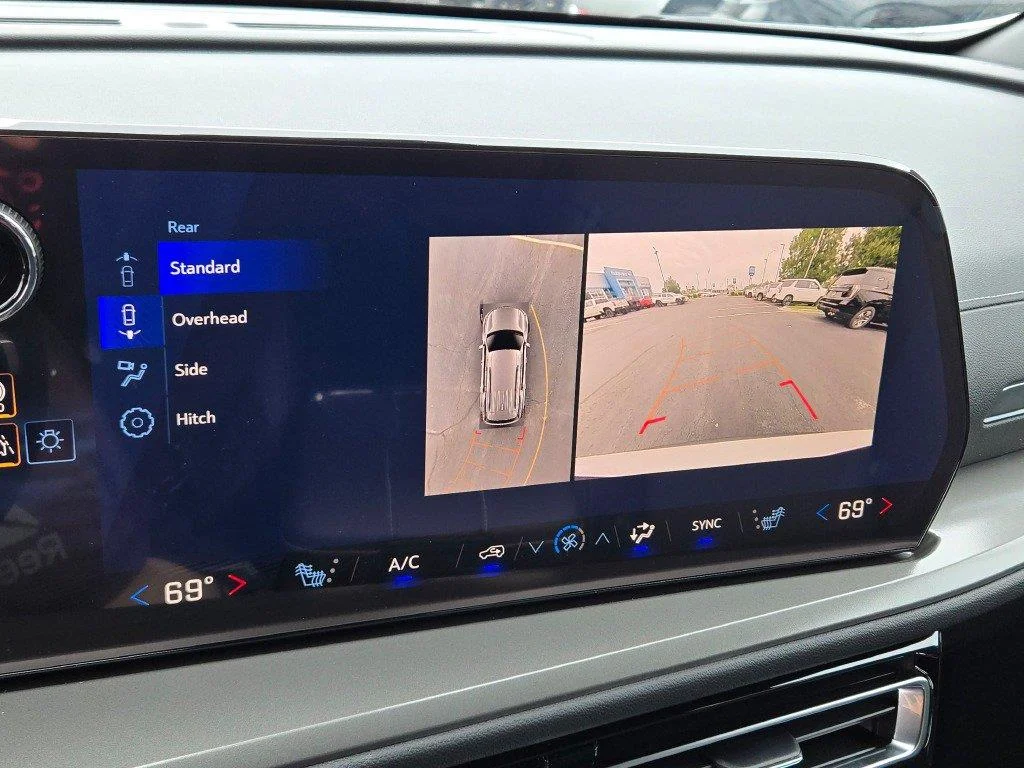 2027 Chevrolet Traverse LT - Photo 26
