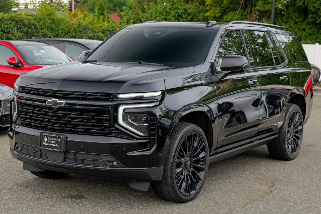 Used 2025 Black Chevrolet High Country image 3