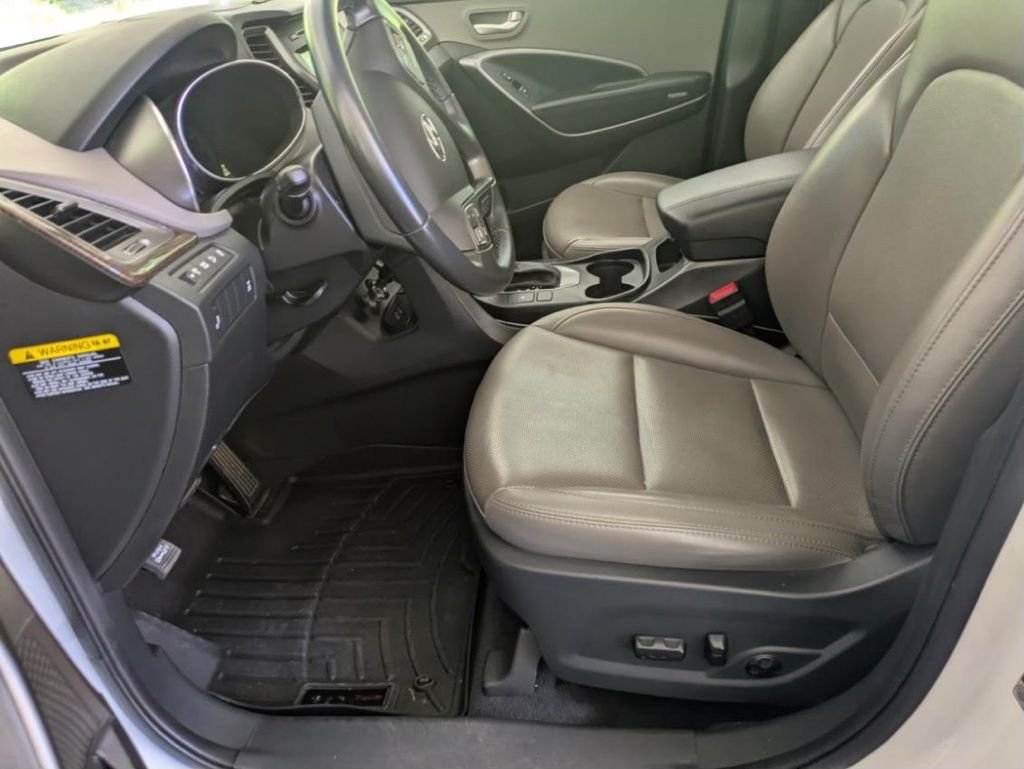 Used 2017 Frost White Hyundai 2.4 Base image 9
