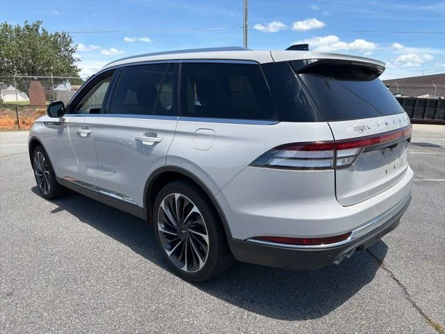 Used 2025 White Lincoln Reserve image 5