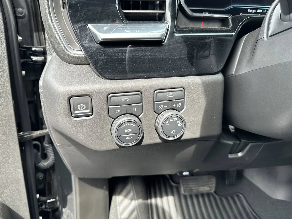 Used 2025 Black Chevrolet LT image 15