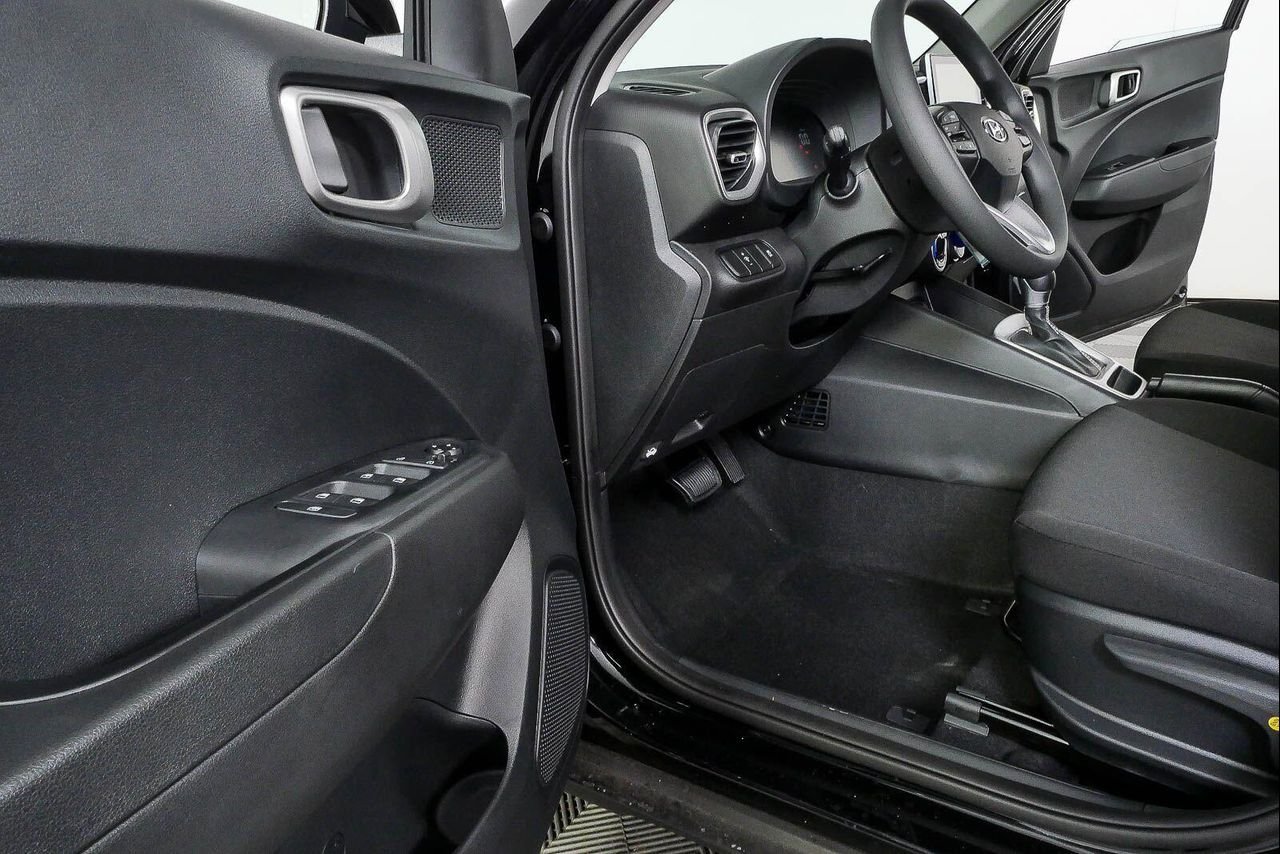 New 2026 Onyx Black Hyundai SE image 42