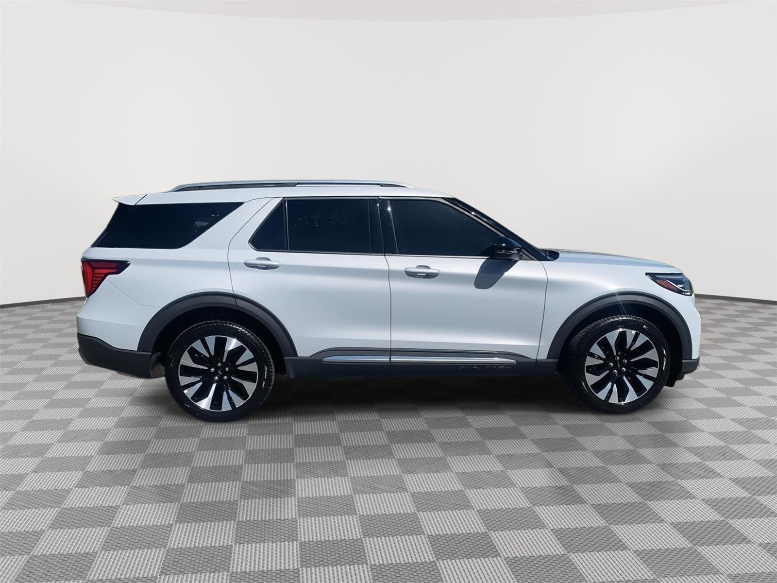 Used 2025 Space White Ford Platinum image 6