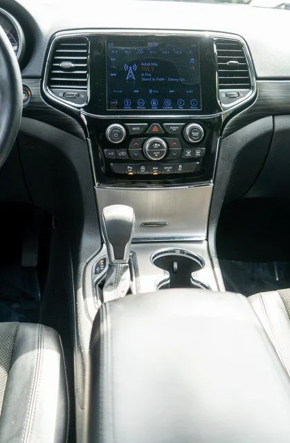 Used 2019 Gray Jeep Altitude image 16