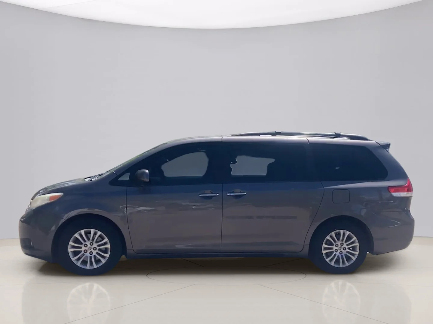 Used 2013 Gray Toyota XLE image 8