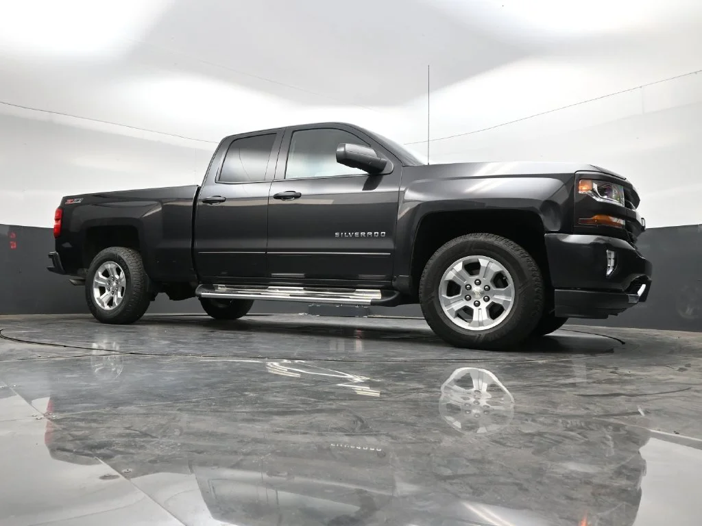 Used 2016 Tungsten Metallic Chevrolet LT image 25