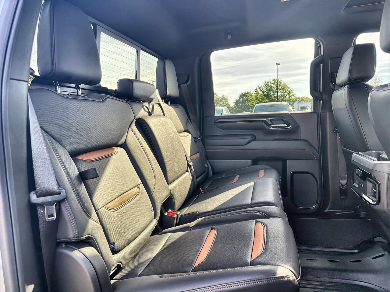 Used 2024 Sterling Metallic GMC AT4 image 22