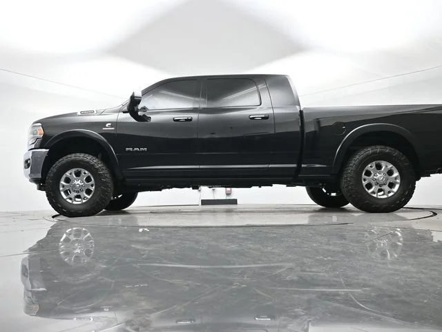 Used 2022 Diamond Black Crystal Pearlcoat Ram Laramie image 24