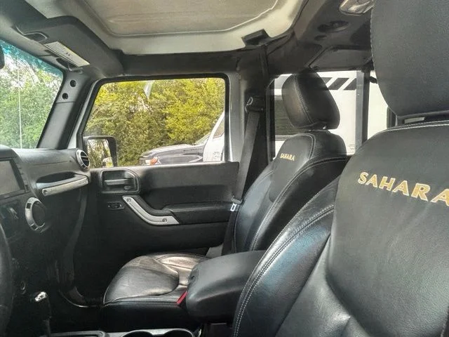 Used 2015 Silver Jeep Unlimited Sahara image 5