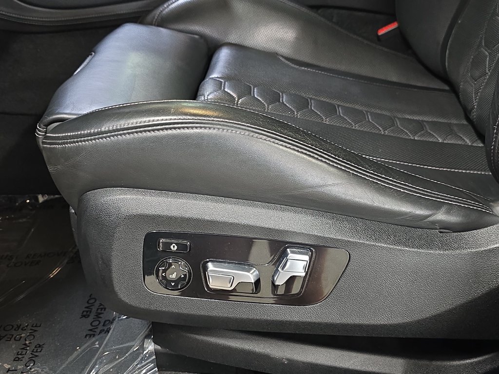 Used 2021 Black Sapphire Metallic BMW  image 28