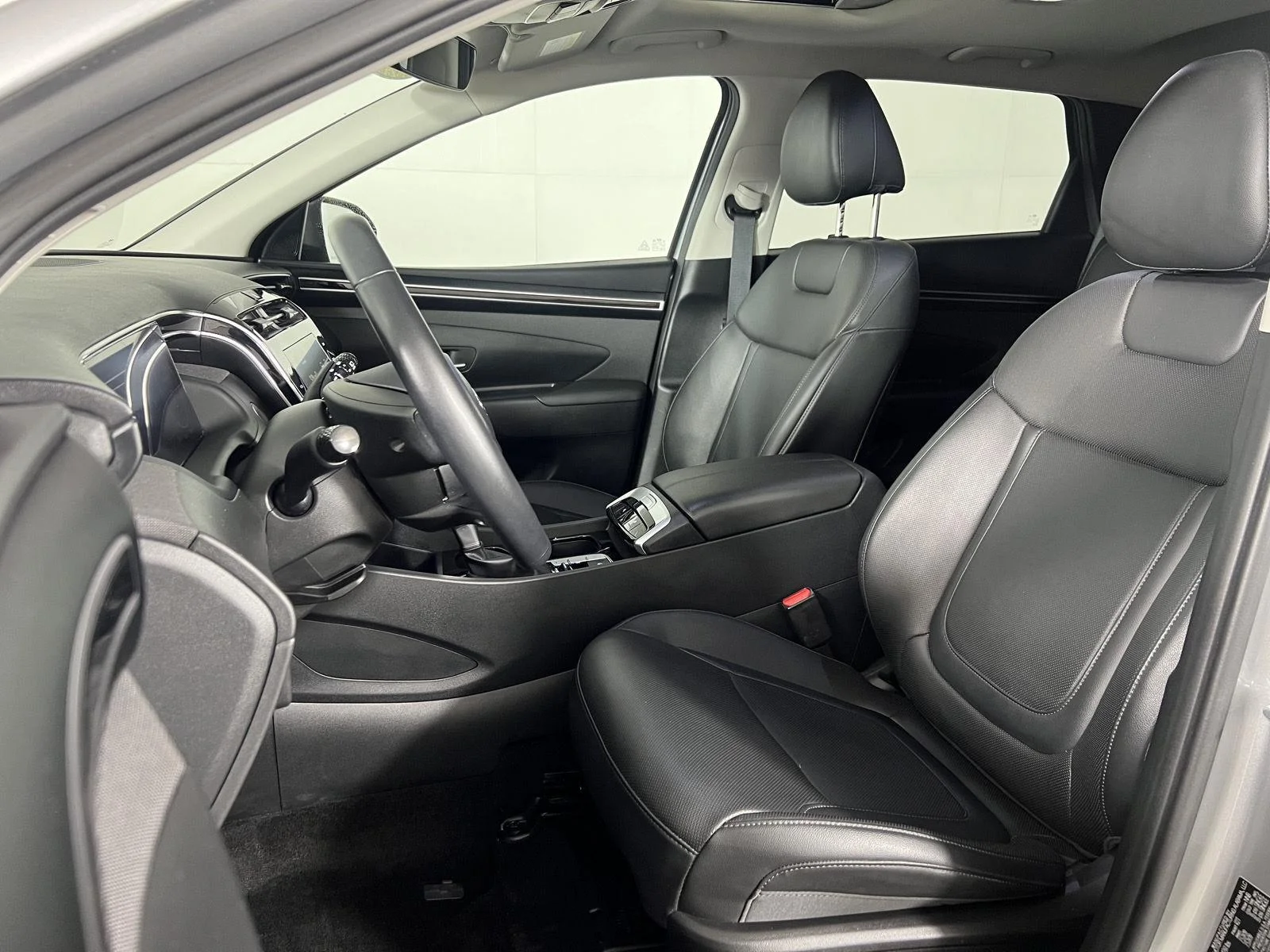 Used 2023 Shimmering Silver Hyundai SEL image 15