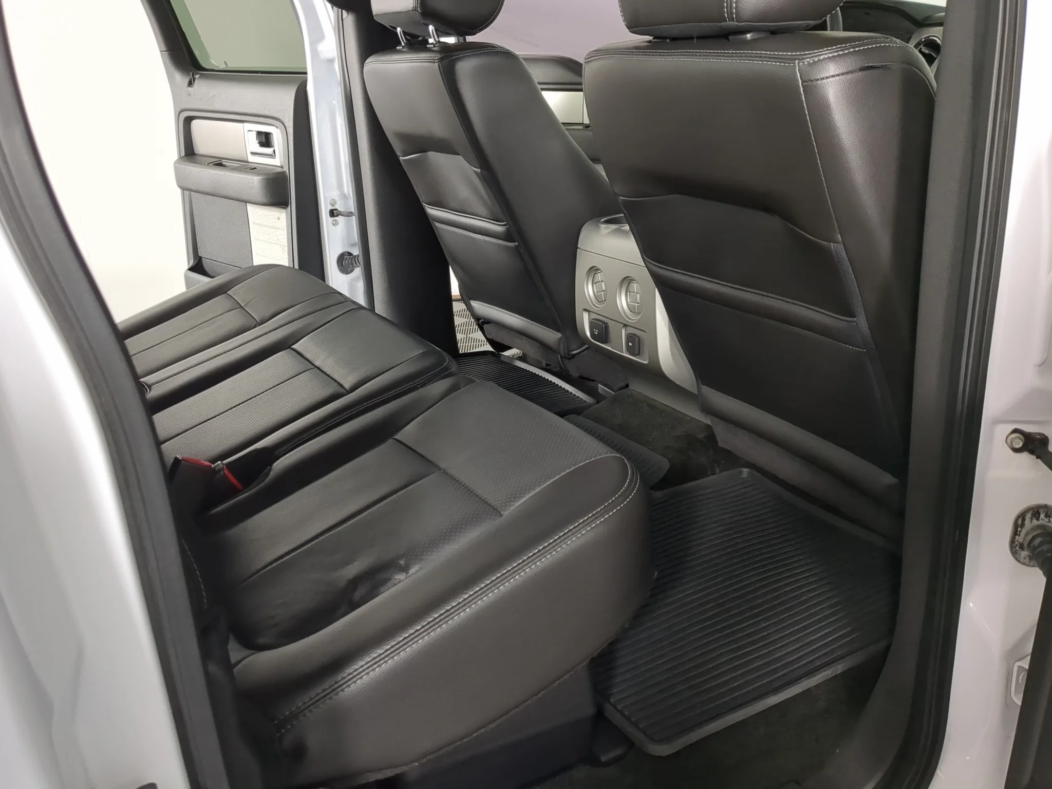 Used 2014 White Ford FX4 image 22
