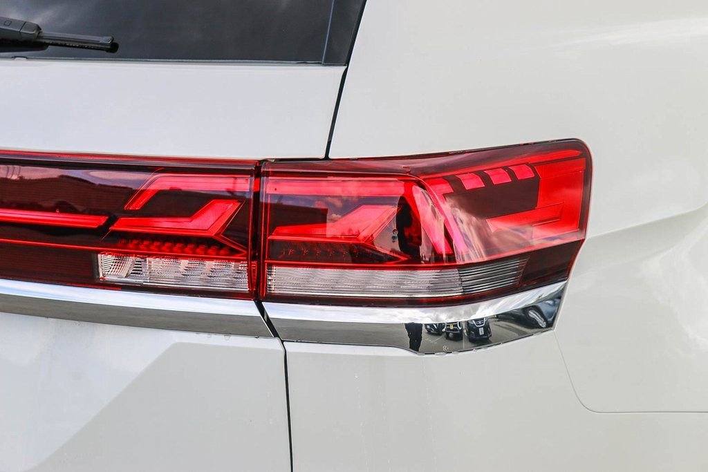 New 2026 White Volkswagen 2.0T SE w/Technology image 10
