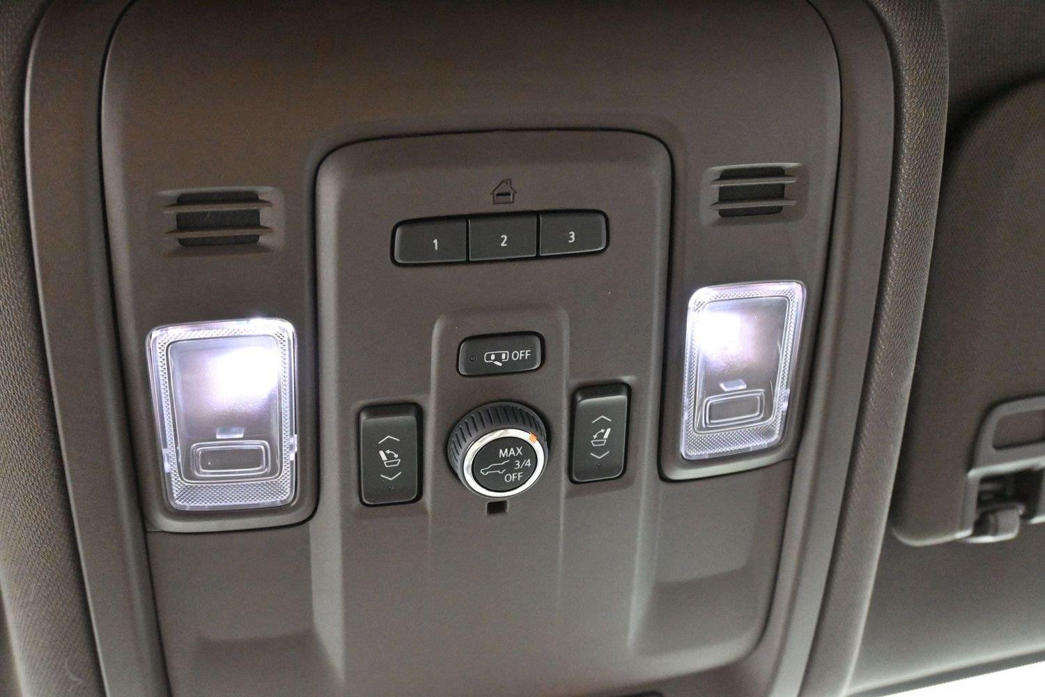 Used 2024 Summit White Chevrolet LT image 29